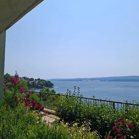 Apartamento Solar Nemira-omis Omiš