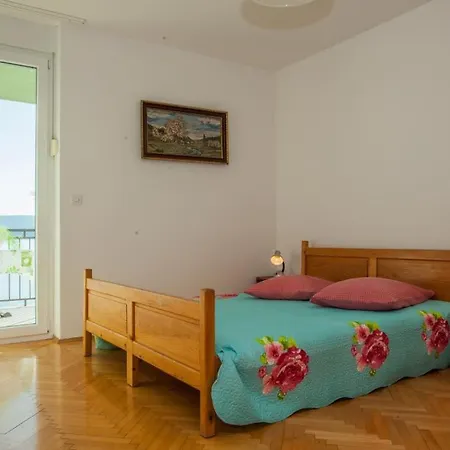 Solar Nemira-omis Omiš