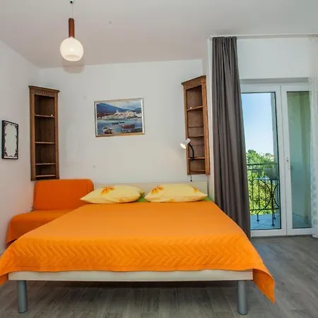 Apartamento Solar Nemira-omis *