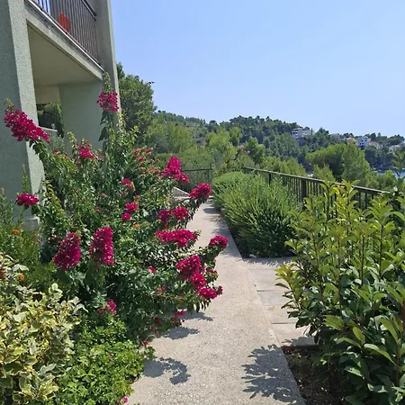 Solar Nemira-omis Omiš