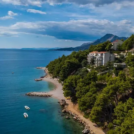 Solar Nemira-omis * Omiš