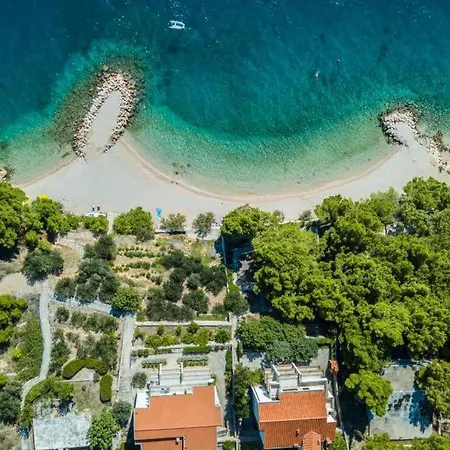 Solar Nemira-omis * Omiš