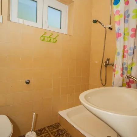 Solar Nemira-omis Apartamento Omiš