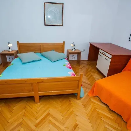 Solar Nemira-omis Apartamento Omiš