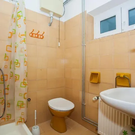 Apartamento Solar Nemira-omis Omiš