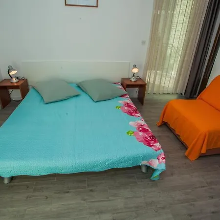 Solar Nemira-omis Apartamento Omiš